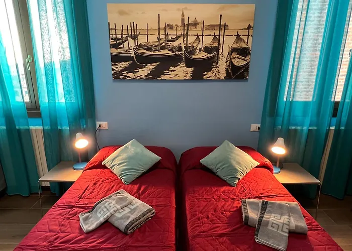 TINTORETTO 1 CON TERRAZZA SOPRA IL TETTO, 3 bagni, 3 grandi camere da letto, SUPER NUOVO